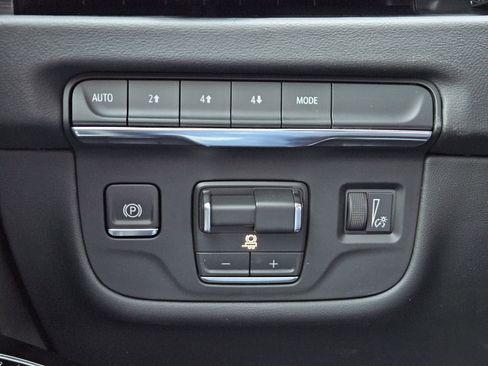 New 2026 Cadillac Escalade Sport w/ LPO, ONYX Package image 21