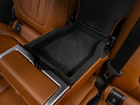 Used 2024 BMW X7 M60i w/ Executive Package image 25