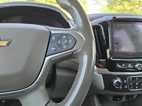Used 2020 Chevrolet Traverse LT AWD/4WD image 19