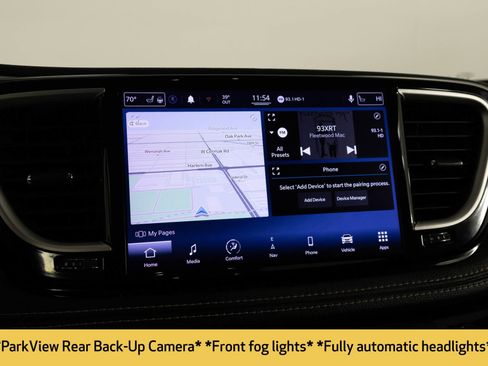 Used 2021 Chrysler Pacifica Touring-L w/ Uconnect Theater Family Group image 27