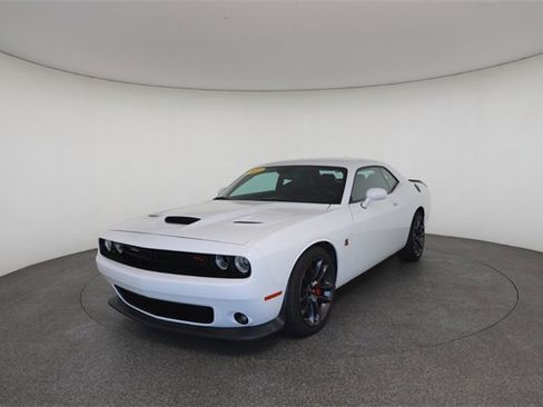 Used 2022 Dodge Challenger R/T Scat Pack w/ Plus Package image 2