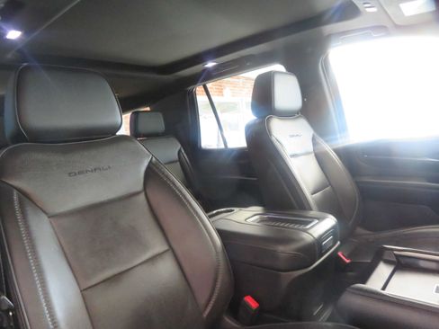 Used 2021 GMC Yukon Denali AWD/4WD image 32
