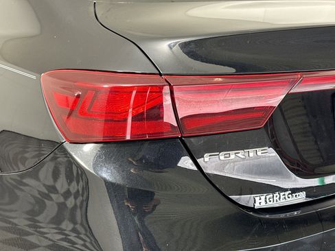 Used 2020 Kia Forte LXS FWD image 35
