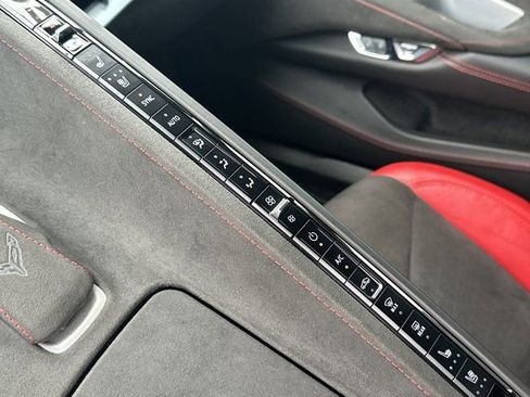 Used 2021 Chevrolet Corvette Stingray Premium Conv w/ Z51 Performance Package image 25