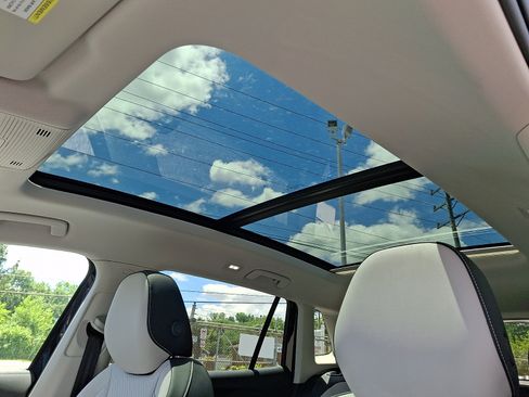 New 2026 Volkswagen Tiguan SE AWD/4WD image 10