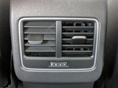 Used 2015 Volkswagen Passat 1.8T SE image 14