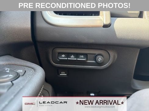 Used 2023 GMC Terrain Denali w/ Denali Premium Package AWD/4WD image 26