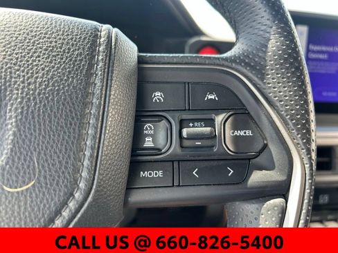Certified 2025 Toyota 4Runner TRD Off-Road AWD/4WD image 13
