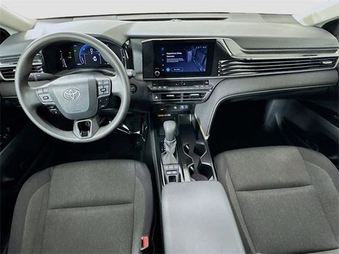 Used 2025 Toyota Camry LE image 22