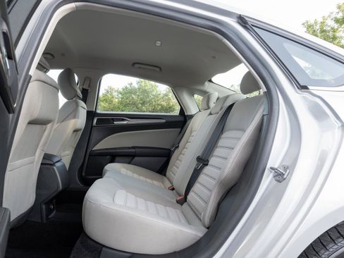 Used 2018 Ford Fusion S FWD image 17