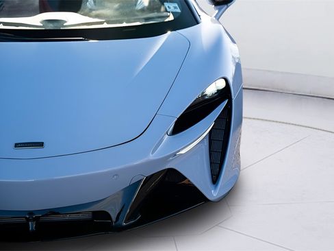 Used 2025 McLaren Artura Spider image 33