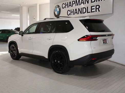 Used 2024 Toyota Grand Highlander Platinum image 5