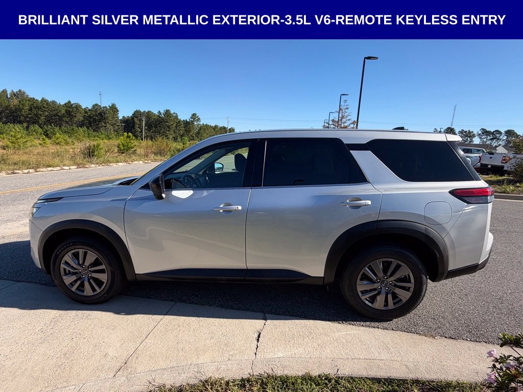 Used 2023 Nissan Pathfinder S FWD image 6
