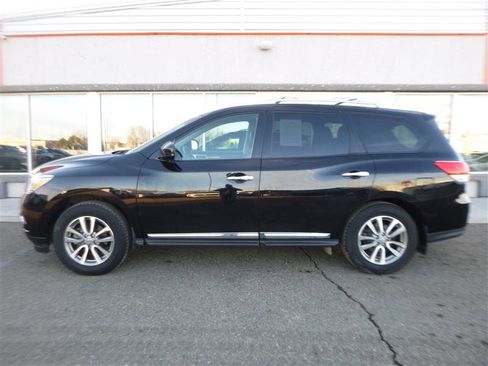 Used 2014 Nissan Pathfinder SL w/ SL Premium Package image 2