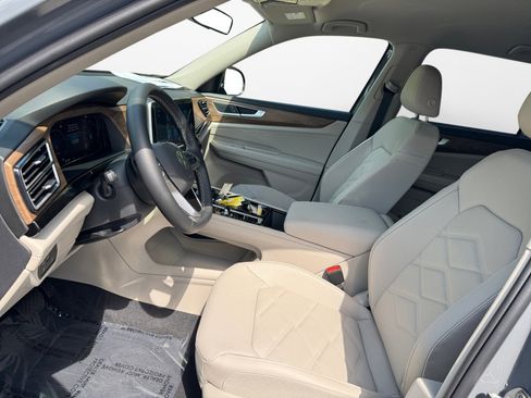 New 2025 Volkswagen Atlas SEL image 9