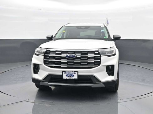 New 2026 Ford Explorer Active image 3