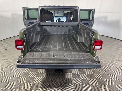 Used 2023 Jeep Gladiator Sport AWD/4WD image 18