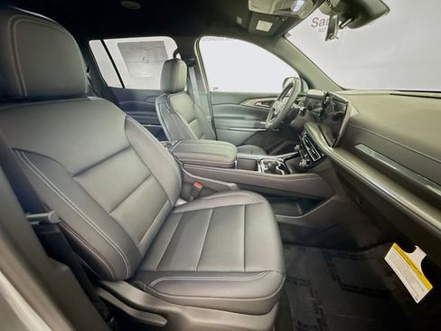 New 2026 Chevrolet Traverse LT w/ Driver Confidence Package AWD/4WD image 30