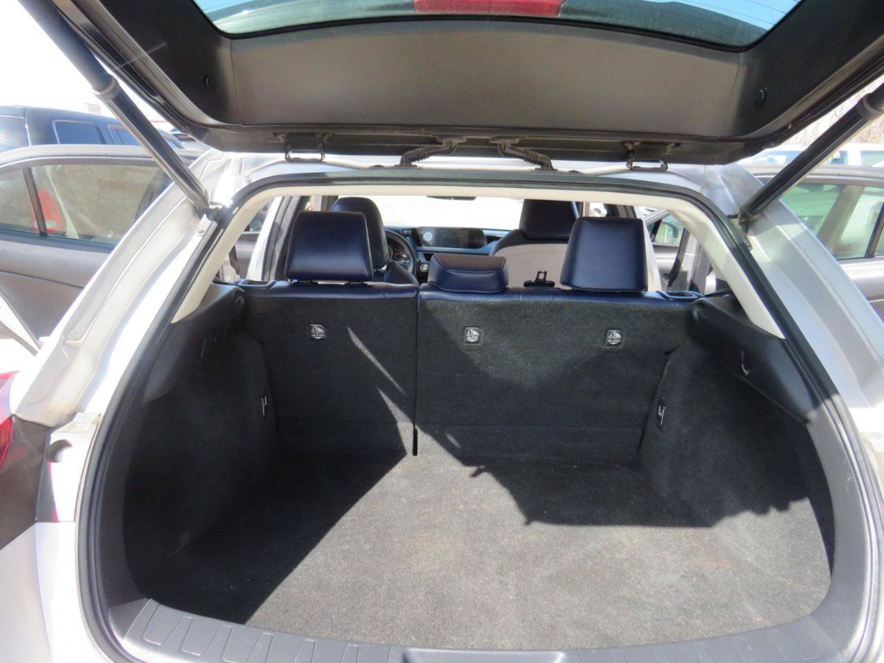 Used 2019 Lexus UX 200 FWD image 9