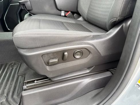 Used 2023 Chevrolet Silverado 1500 LT AWD/4WD image 47