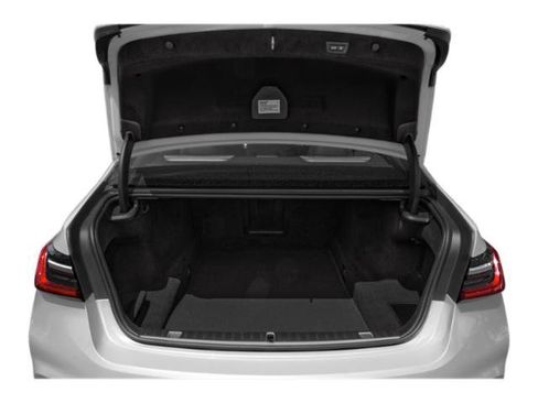 Used 2022 BMW 750i xDrive w/ Executive Package image 14