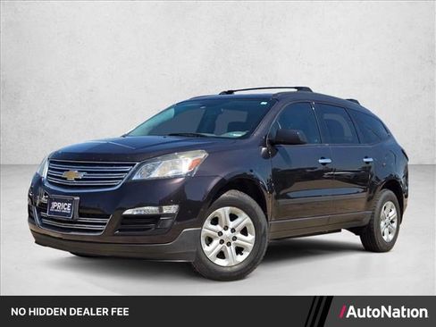 Used 2017 Chevrolet Traverse LS FWD image 1