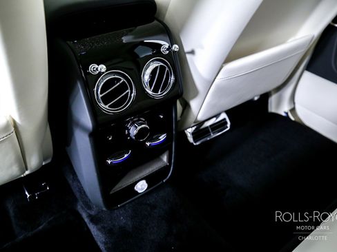 Certified 2025 Rolls-Royce Cullinan image 20