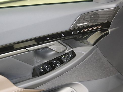 New 2026 BMW 530i xDrive w/ M Sport Package image 24