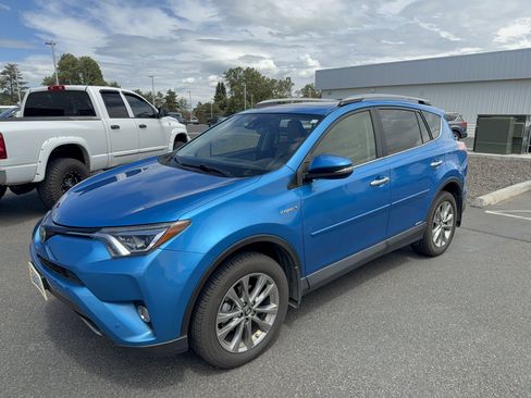 Used 2018 Toyota RAV4 Limited w/ Advanced Technology Package AWD/4WD image 3