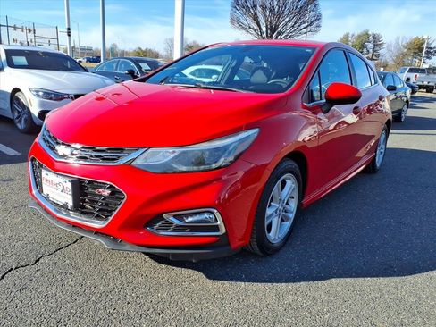 Used 2017 Chevrolet Cruze LT w/ Convenience Package image 3