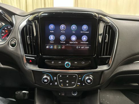 Used 2022 Chevrolet Traverse RS image 32