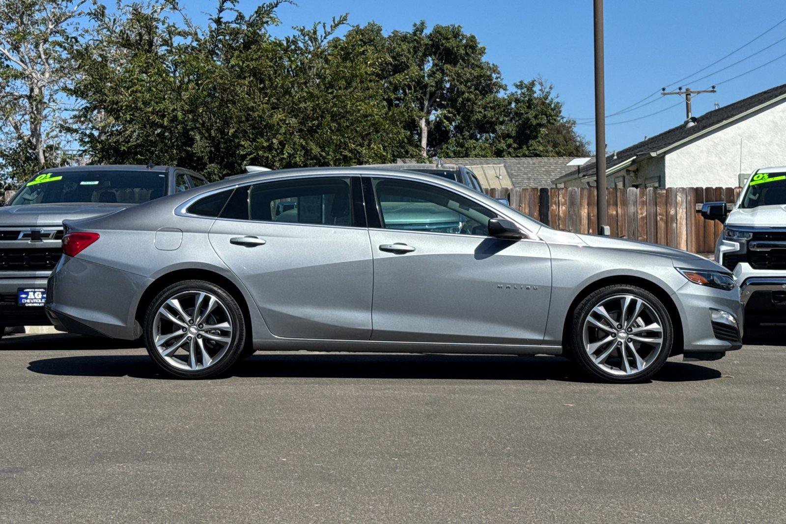 Used 2023 Chevrolet Malibu LT FWD image 4