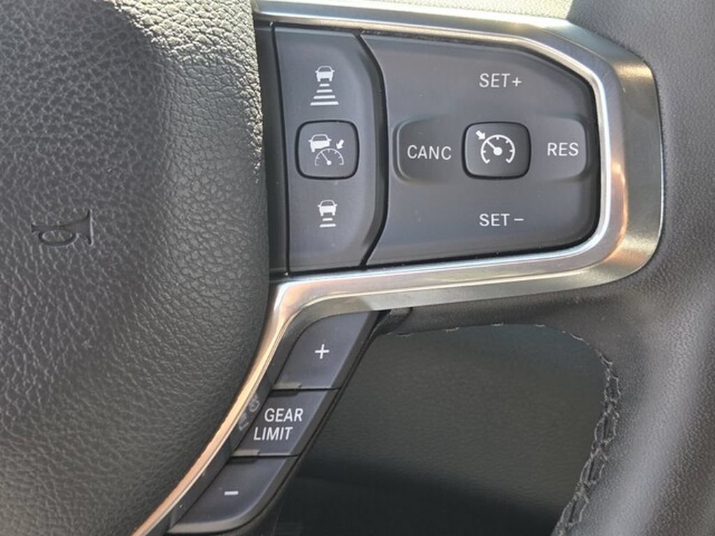 Used 2026 RAM 2500 Laramie AWD/4WD image 24