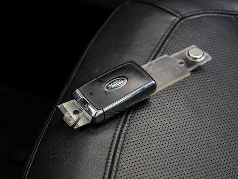 Used 2023 Land Rover Defender 110 SE image 62