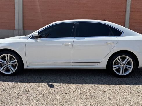 Used 2015 Volkswagen Passat TDI SEL Premium FWD image 5