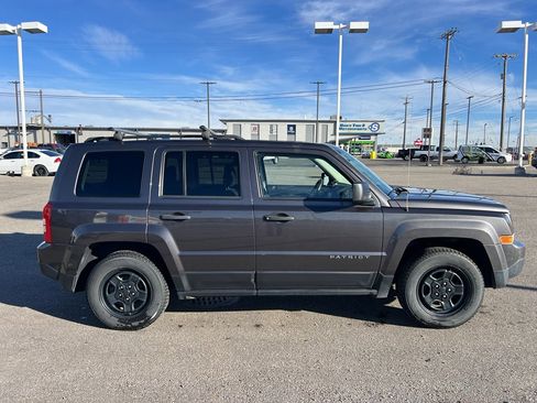 Used 2016 Jeep Patriot Sport image 6