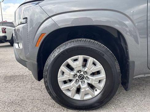 Certified 2023 Nissan Frontier SV w/ Technology Package AWD/4WD image 11
