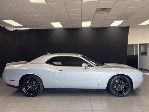 Used 2022 Dodge Challenger R/T w/ Plus Package image 2