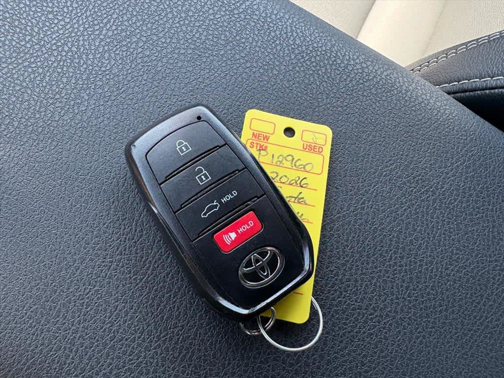Used 2026 Toyota Camry SE w/ Convenience Package FWD image 20