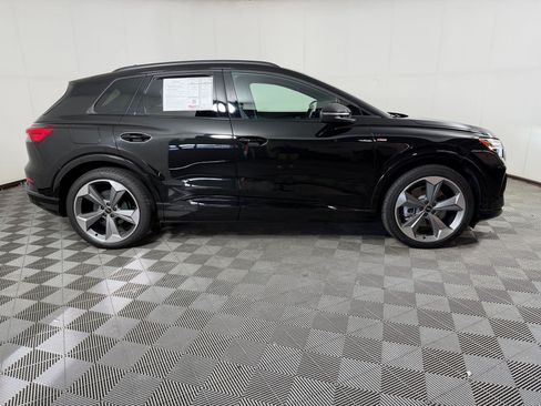 Used 2025 Audi Q4 e-tron Prestige w/ Black Optic Package AWD/4WD image 8