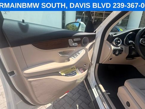 Used 2022 Mercedes-Benz GLC 300 image 32