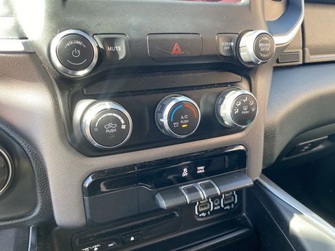 Used 2019 RAM 1500 Big Horn image 39