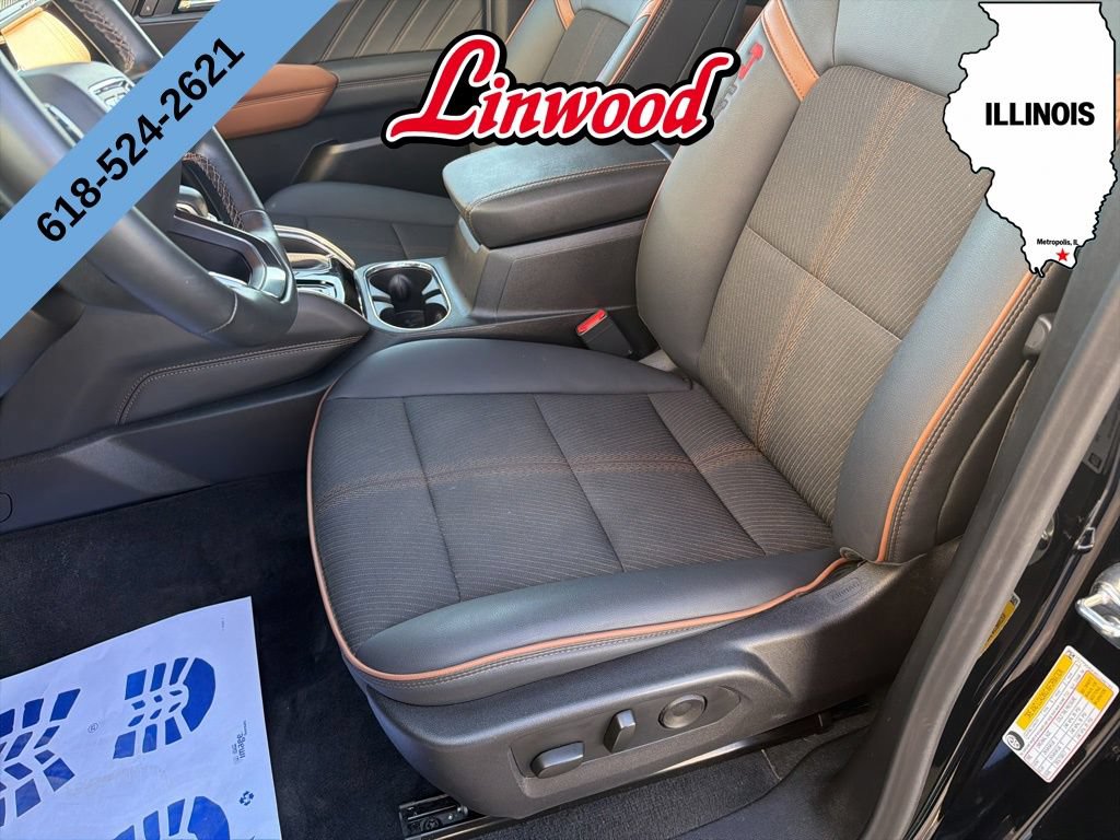 Used 2025 GMC Canyon AT4 AWD/4WD image 14