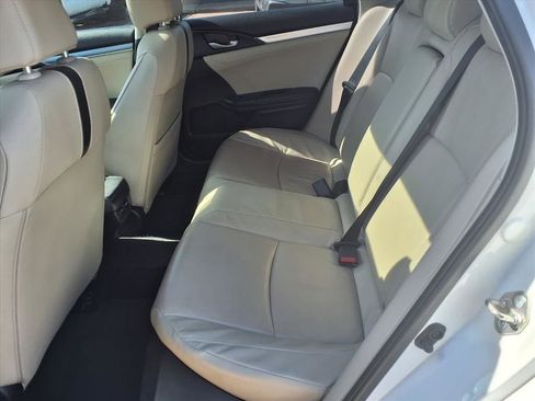 Used 2017 Honda Civic Touring image 9