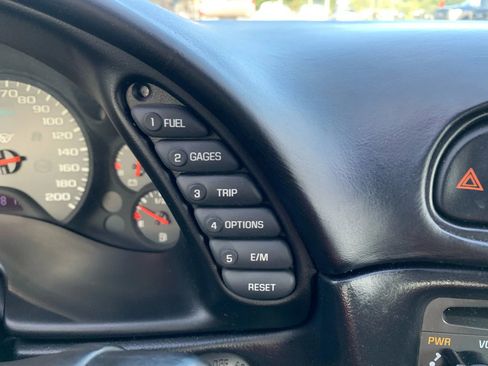 Used 1999 Chevrolet Corvette Coupe w/ Roof Pkg image 15