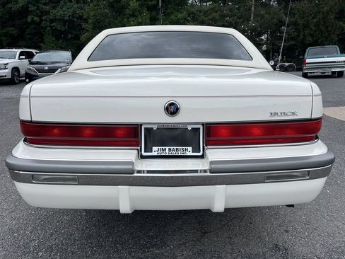 Used 1992 Buick Roadmaster Sedan RWD image 4