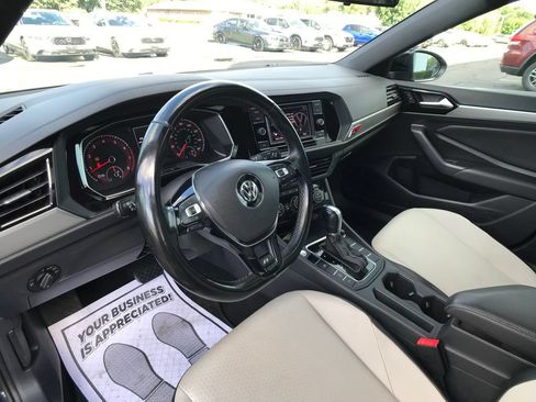 Used 2019 Volkswagen Jetta R-Line w/ R-Line Cold Weather Package FWD image 18