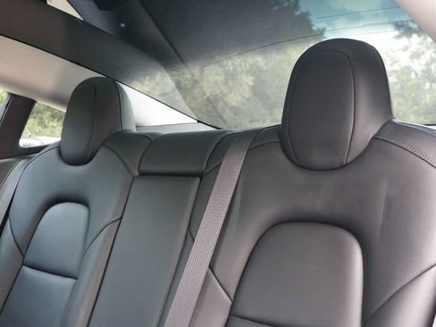 Used 2019 Tesla Model 3 Long Range RWD image 22