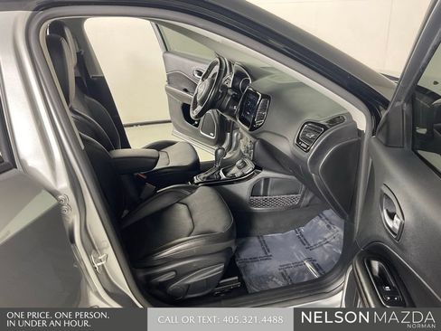 Used 2021 Jeep Compass Limited w/ Sun and Sound Group AWD/4WD image 15