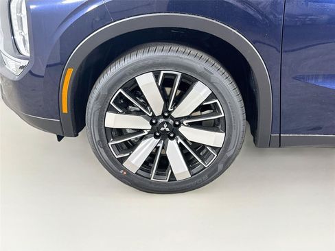 New 2026 Mitsubishi Outlander SE FWD image 24